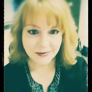 Meet your Posher, Debbie